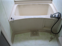 施工前 - 浴室・浴槽塗装、補修、リフォーム【AR株式会社】